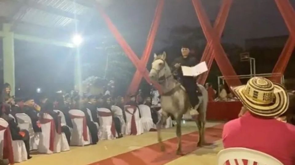 Viajaba a caballo para estudiar la secundaria