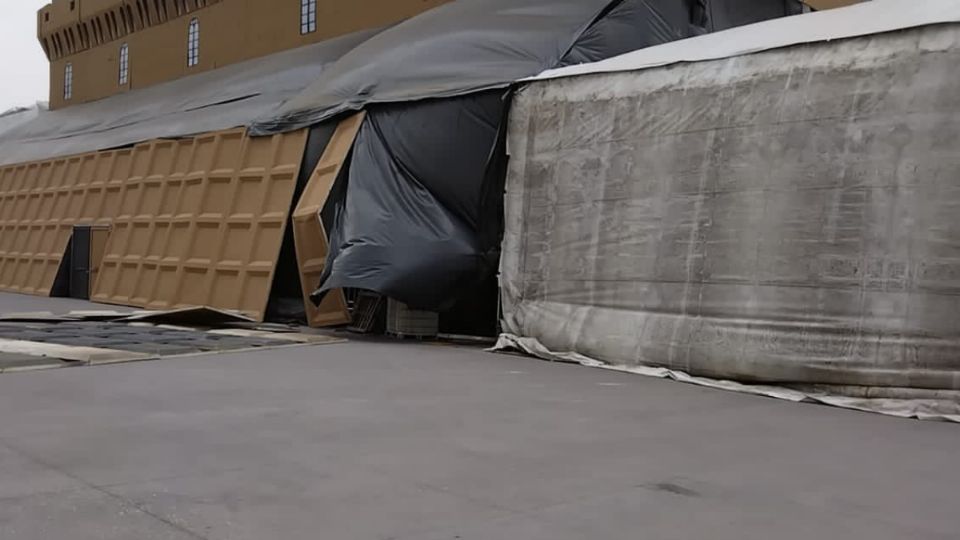 Vientos provocan daños en Capilla Sixtina del Zócalo CDMX. Foto: Martí Batres