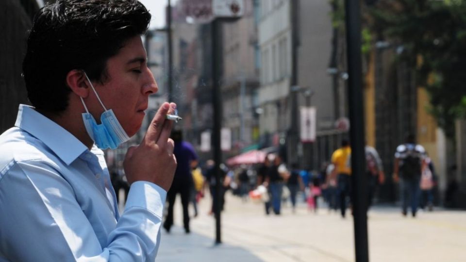 Queda prohibido fumar tabaco en estos 11 espacios el Centro Histórico CDMX. Foto: Especial