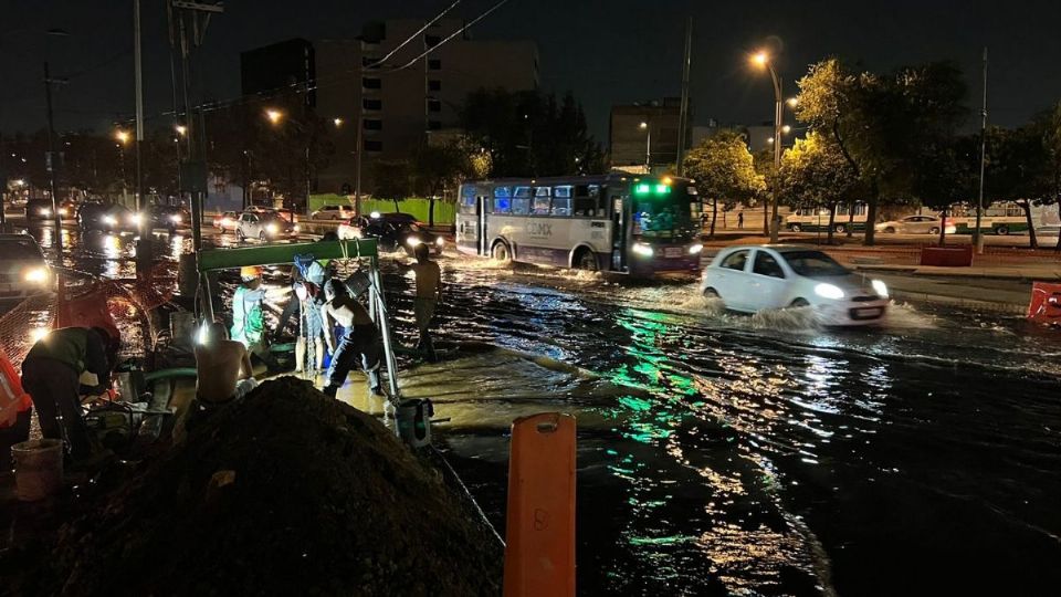 Reparan la megafuga de agua en Paseo de la Reforma en CDMX, esto fue lo que ocurrió