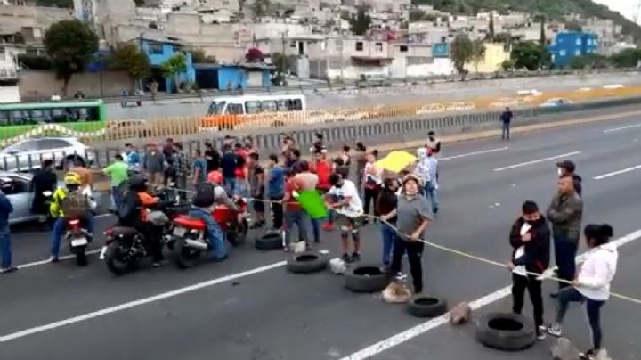 Secuestro falso de 2 niños provoca bloqueo en la autopista México-Puebla