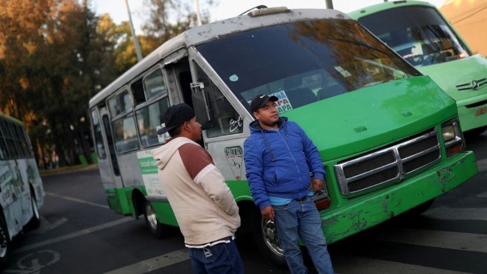 Transportistas piden al Gobierno CDMX otro aumento de 2 pesos a tarifa. Foto: Expansión