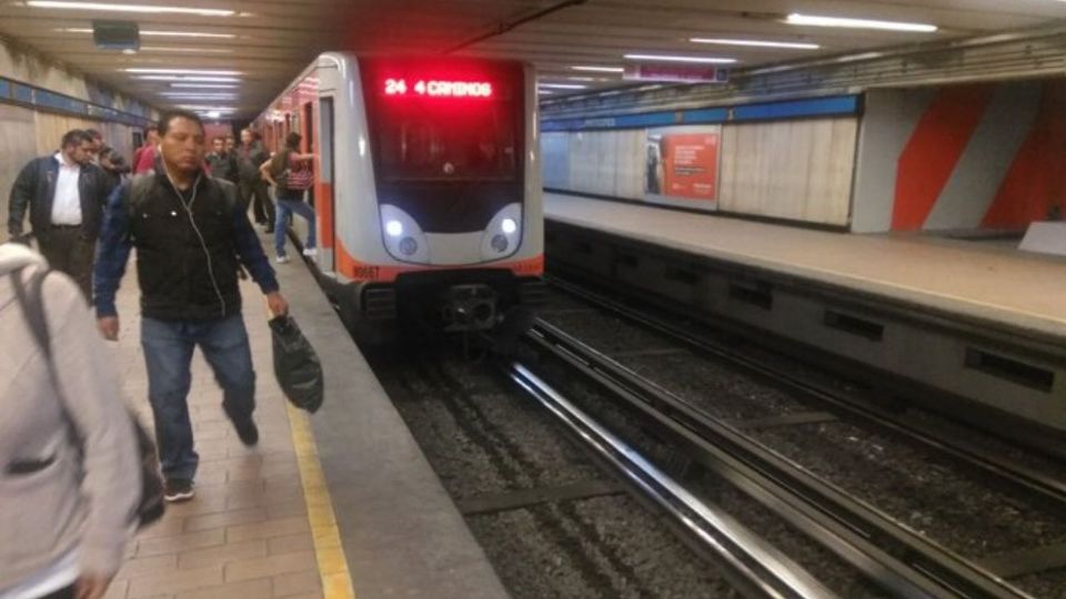 Suicidio: Murió joven de 20 años tras caer a vías del Metro Bellas Artes. Foto: Twitter