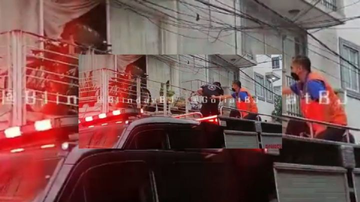 Perritos son rescatados de un edificio incendiado