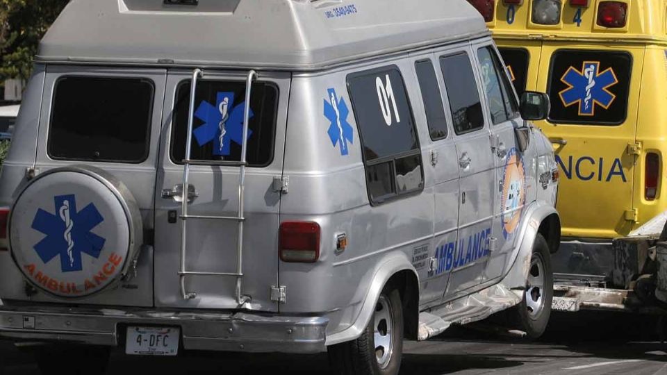 Gobierno va contra hospitales por apoyar ambulancias falsas 'patito'. Foto: Excélsior