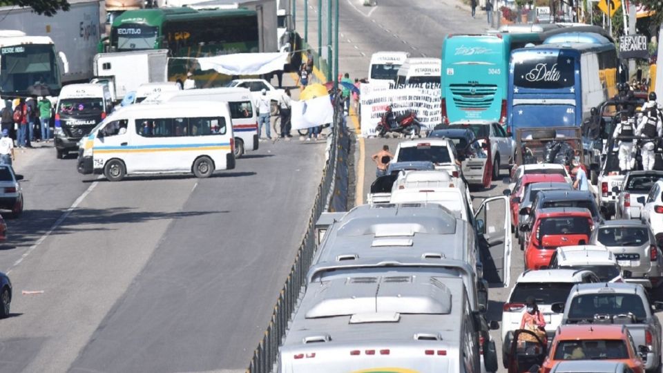 Transportistas anuncian Mega Bloqueo en el Estado de México. Foto: Uno TV