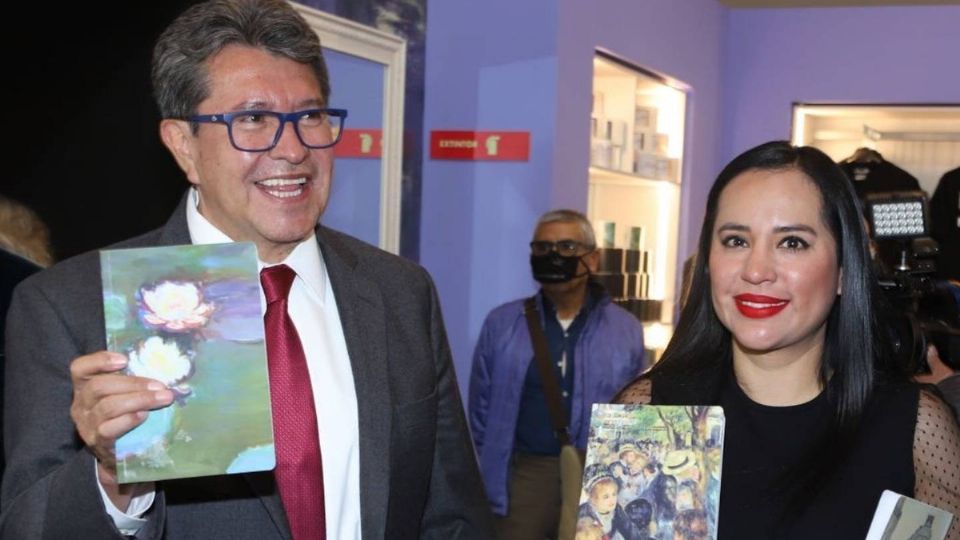 Sandra Cuevas muestra su apoyo a Ricardo Monreal para la presidencia. Foto: Publímetro