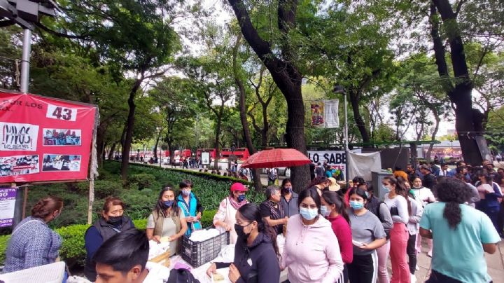 Ya son más de 13 horas del bloqueo en Paseo de la Reforma