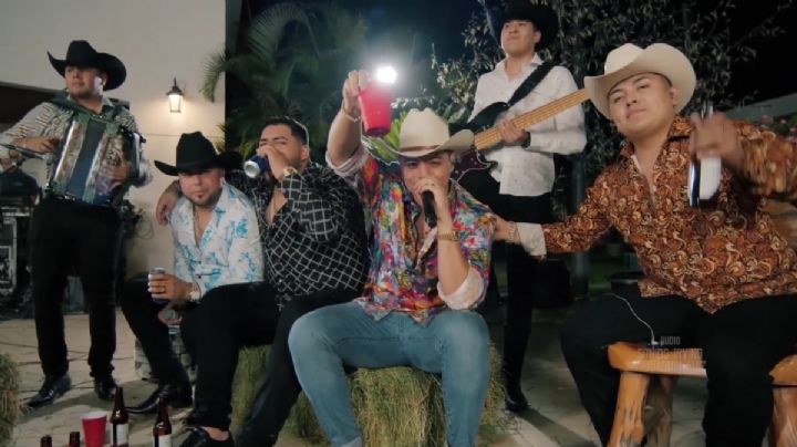 ¿No podrás ir? Dónde ver el concierto de Grupo Firme en el Zócalo CDMX