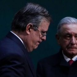 AMLO se niega a hablar del juicio de Marcelo Ebrard contra Morena