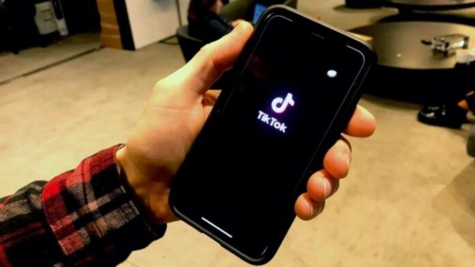 Los trabajadores de la Comisión Europea tendrán que eliminar TikTok de sus dispositivos antes del 15 de marzo
