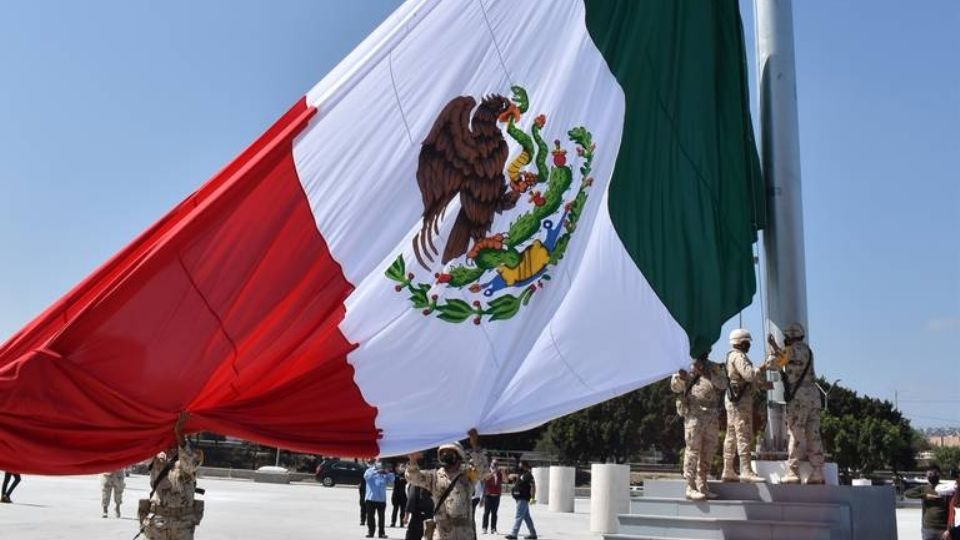 Llega el 24 de febrero miles de mexicanos se hacen la misma pregunta ¿El Día de la Bandera se considera un día de descanso oficial?
