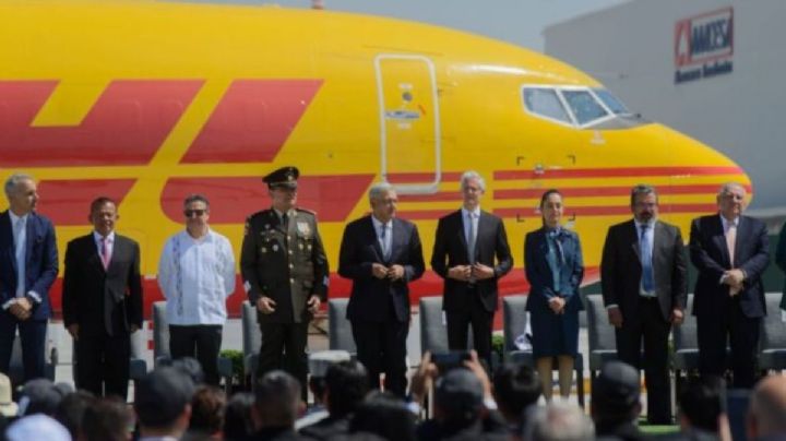 AMLO celebra la llegada del primer vuelo de carga de DHL al AIFA