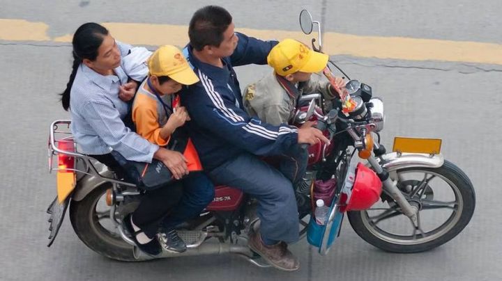 Multa por ir sin casco en CDMX y Edomex